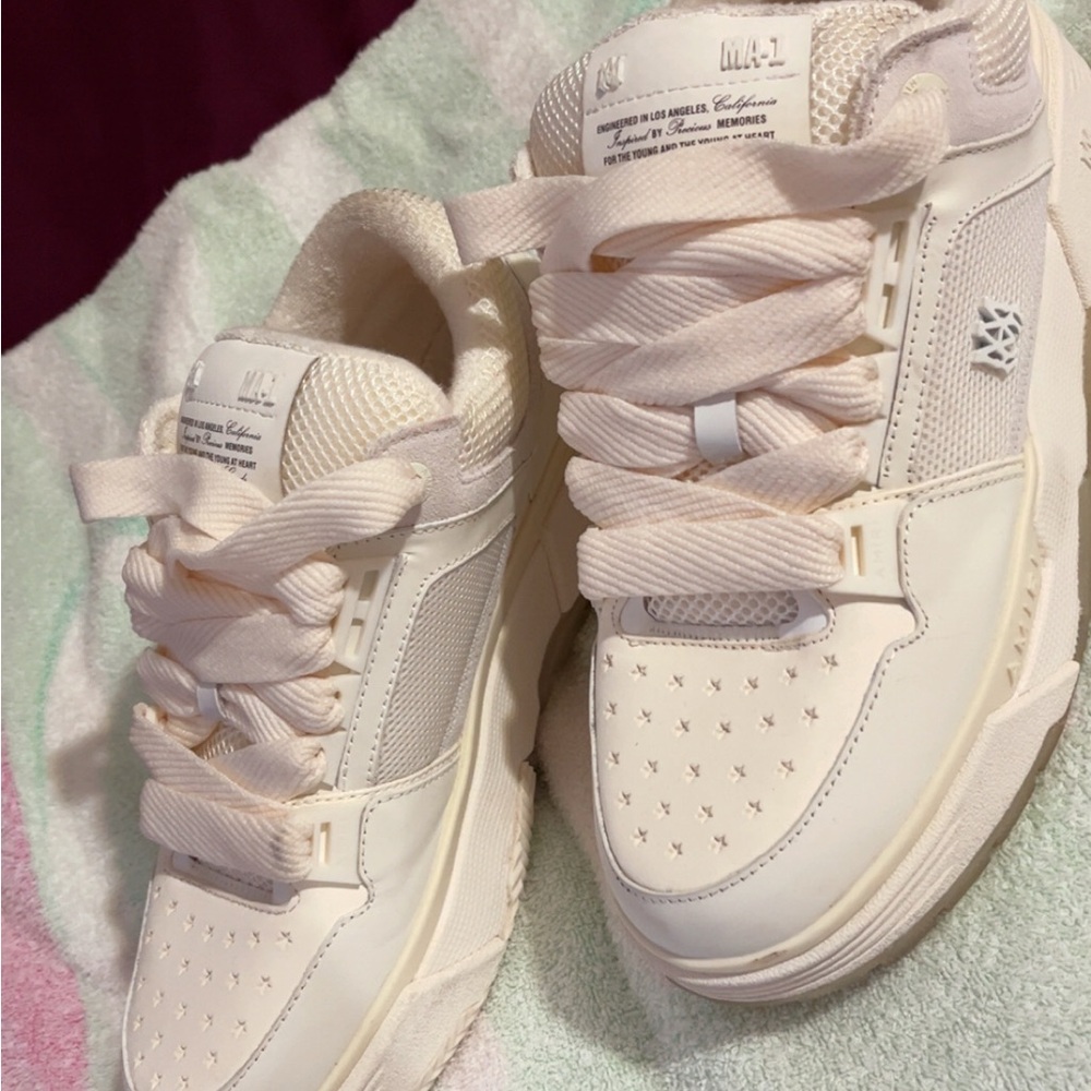 Cream Sneakers with Star Detailing